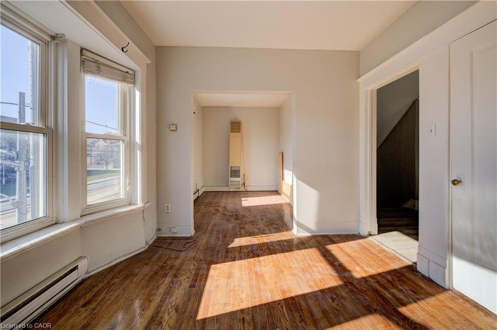 698 King Street W, Kitchener, ON - Indoor Photo Showing Other Room