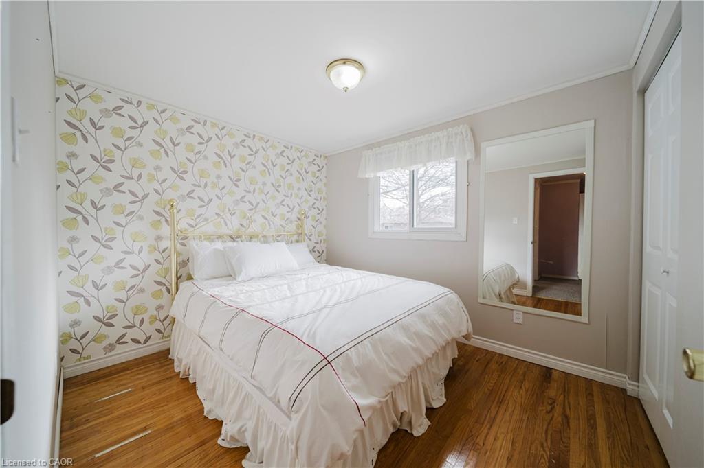 1209 Valentine Drive, Cambridge, ON - Indoor Photo Showing Bedroom