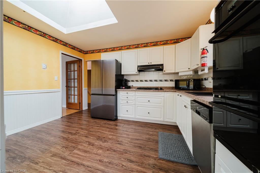 1209 Valentine Drive, Cambridge, ON - Indoor Photo Showing Kitchen