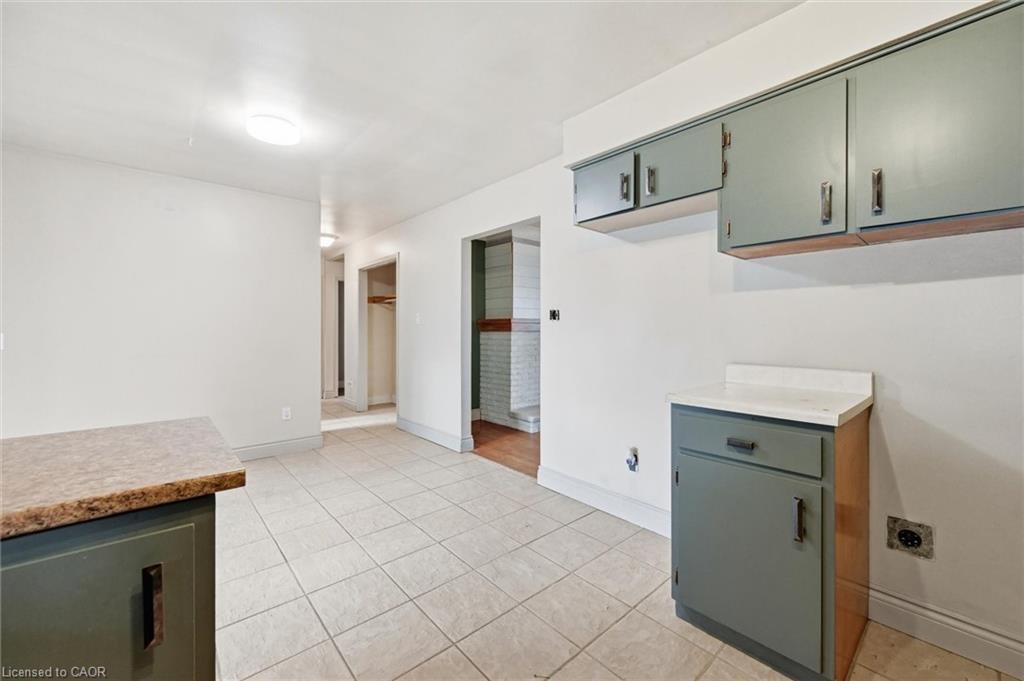 8520 Sixteen Road, Caistor Centre, ON - Indoor Photo Showing Other Room