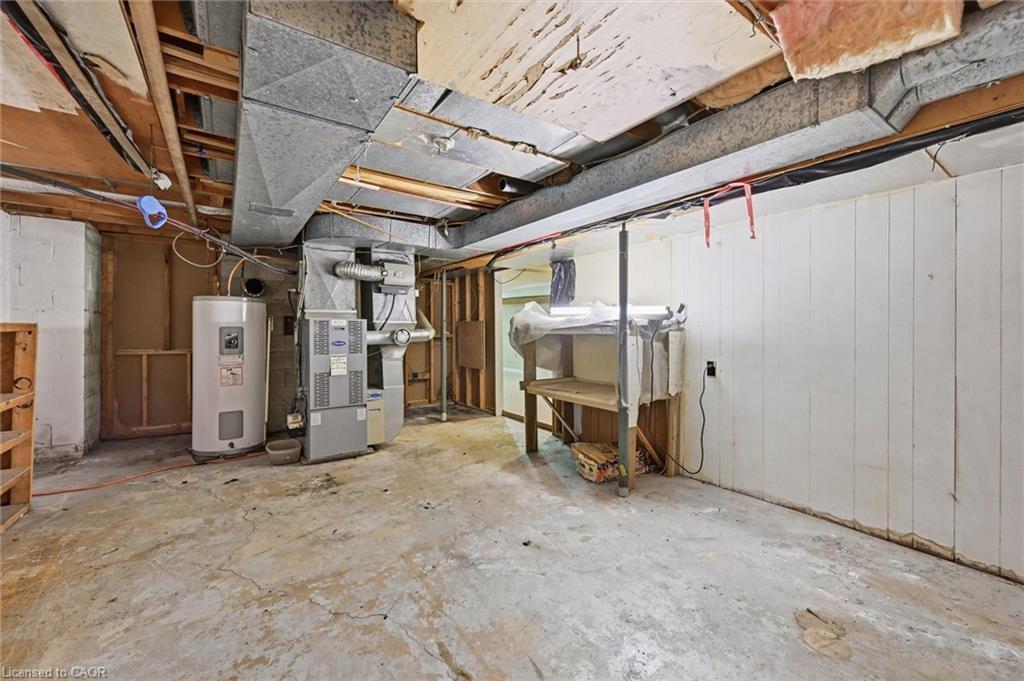 8520 Sixteen Road, Caistor Centre, ON - Indoor Photo Showing Basement