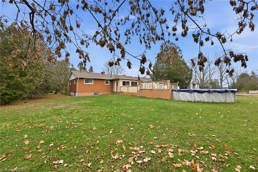 8520 Sixteen Road, Caistor Centre, ON - Outdoor With Backyard