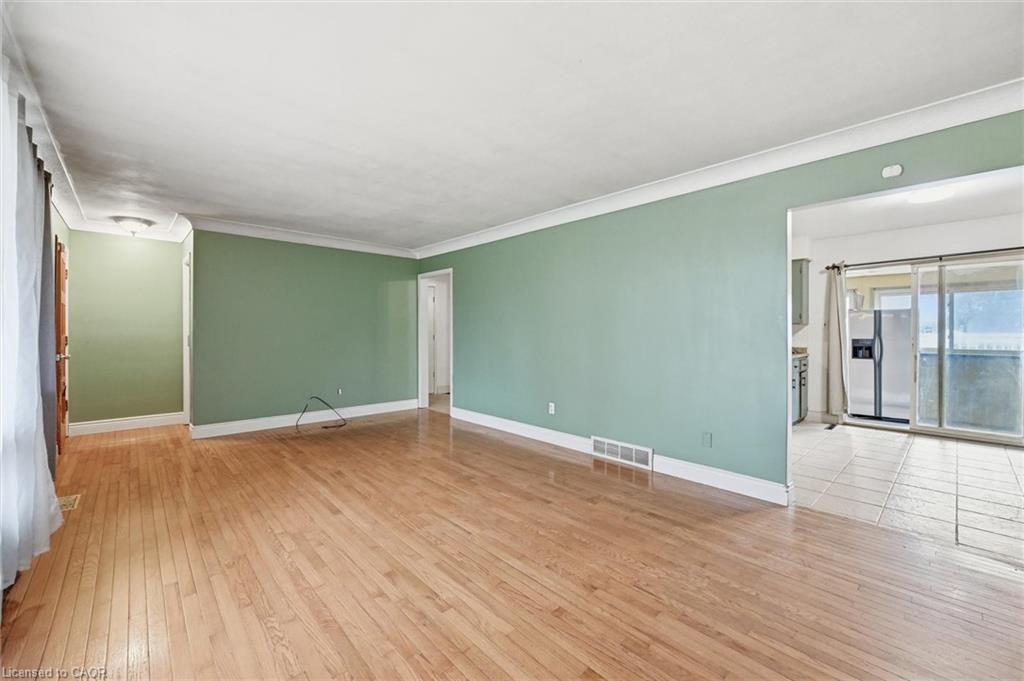 8520 Sixteen Road, Caistor Centre, ON - Indoor Photo Showing Other Room