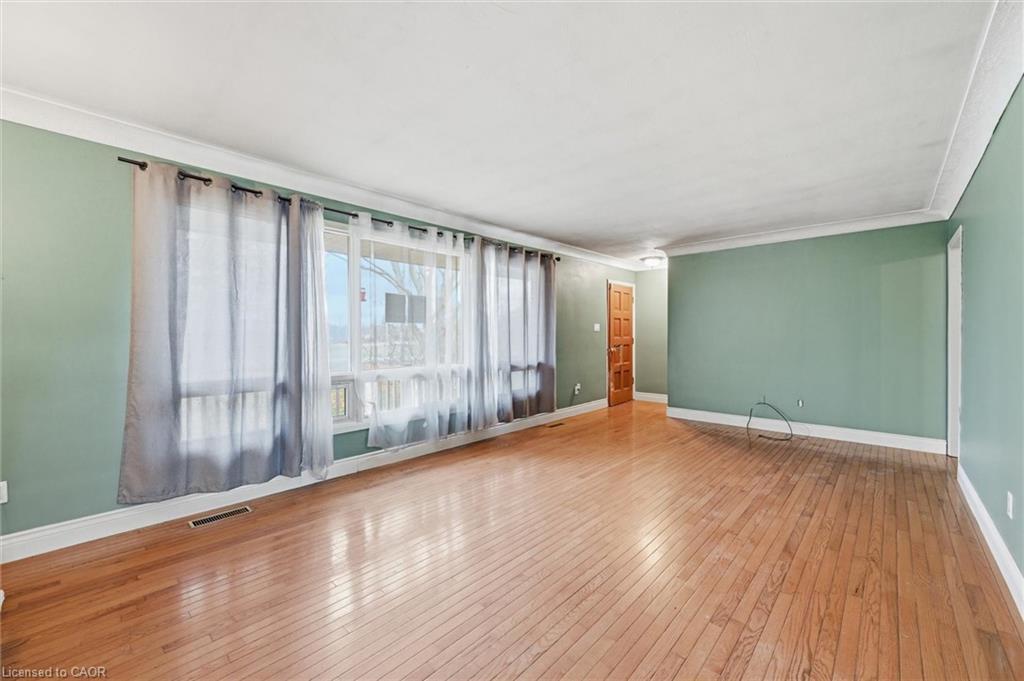 8520 Sixteen Road, Caistor Centre, ON - Indoor Photo Showing Other Room