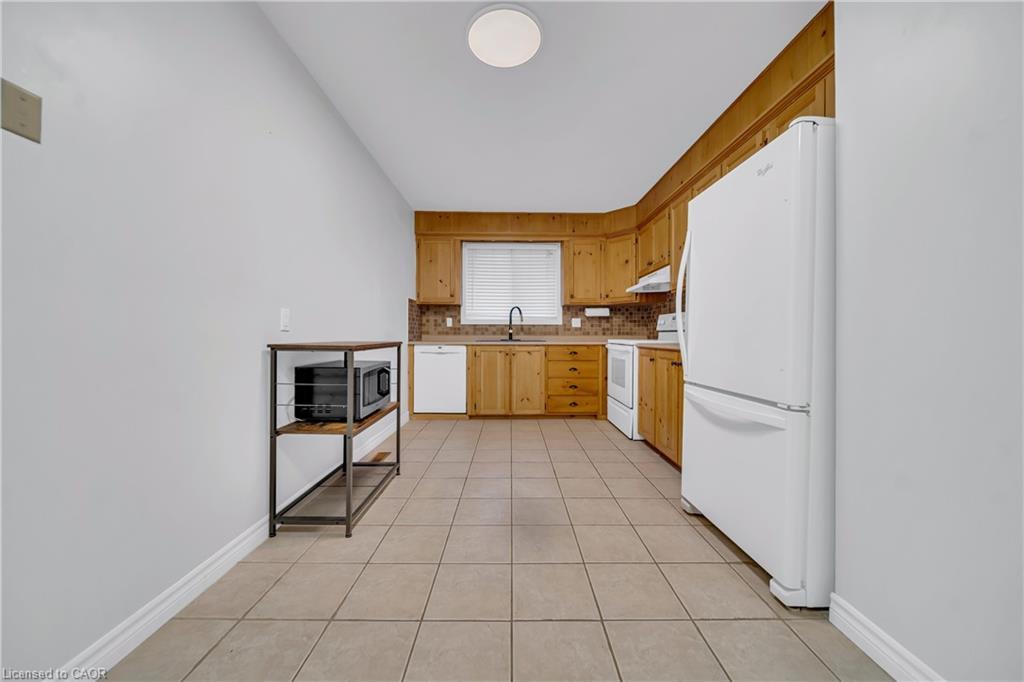 88 Glen Lake Crescent, Kitchener, ON - Indoor Photo Showing Kitchen