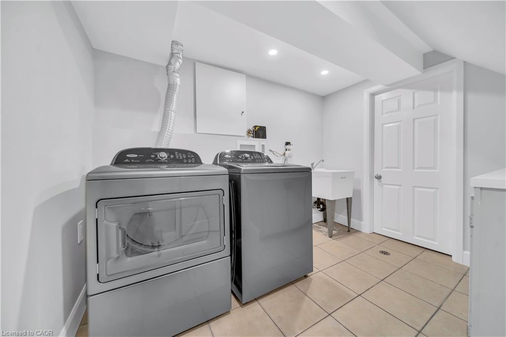 88 Glen Lake Crescent, Kitchener, ON - Indoor Photo Showing Laundry Room