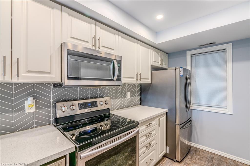 95-55 Bristol Road E, Mississauga, ON - Indoor Photo Showing Kitchen