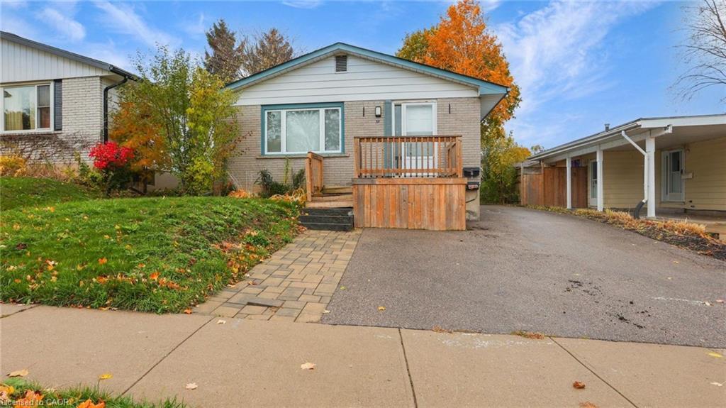 55 Silver Aspen Crescent, Kitchener, ON - Outdoor With Deck Patio Veranda