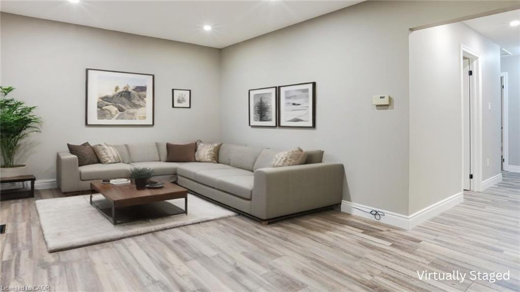 55 Silver Aspen Crescent, Kitchener, ON - Indoor Photo Showing Living Room