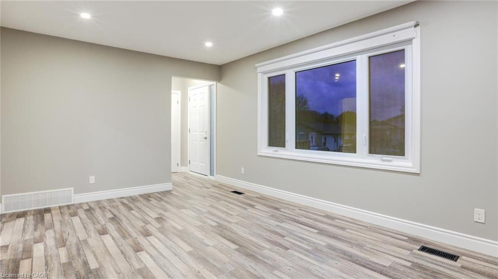 55 Silver Aspen Crescent, Kitchener, ON - Indoor Photo Showing Other Room