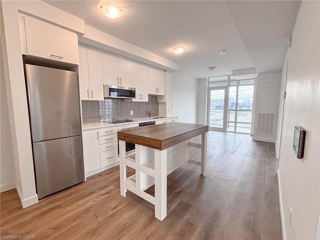 223-461 Green Road, Stoney Creek, ON - Indoor Photo Showing Kitchen