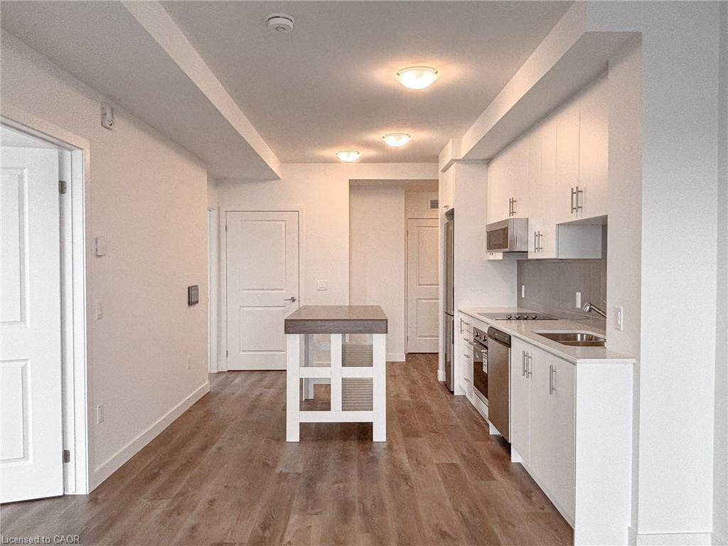 223-461 Green Road, Stoney Creek, ON - Indoor Photo Showing Kitchen