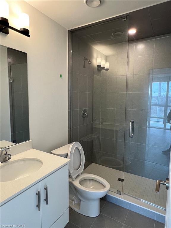 223-461 Green Road, Stoney Creek, ON - Indoor Photo Showing Bathroom