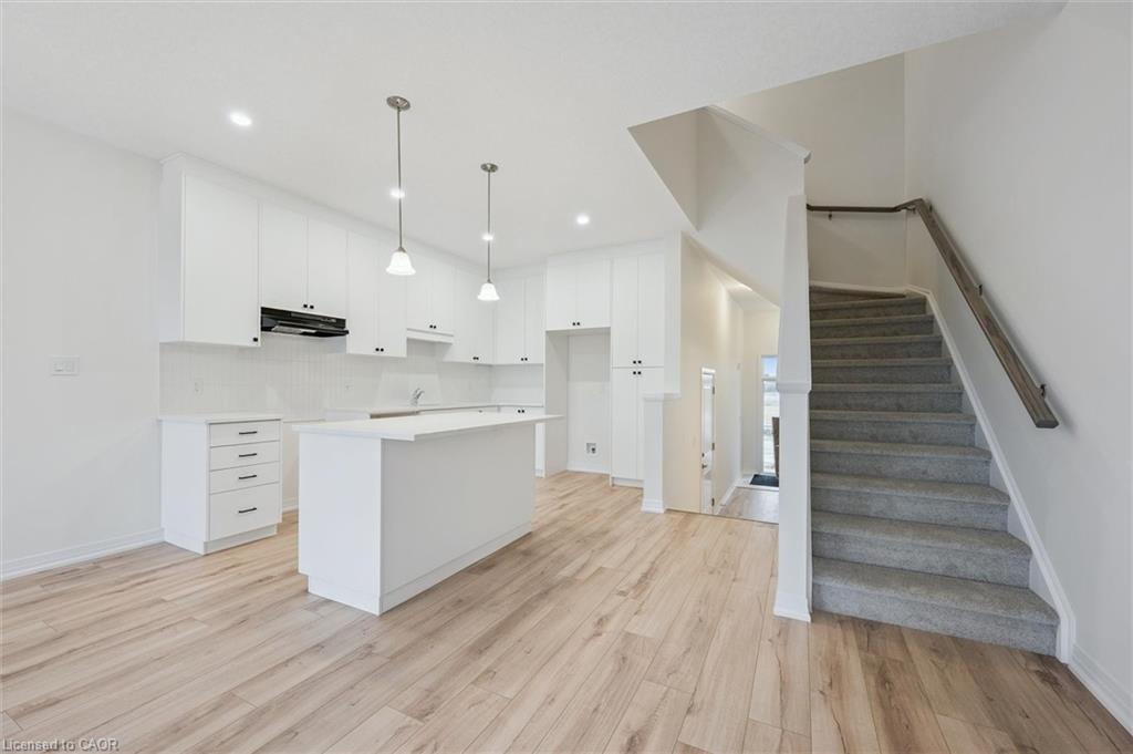 105 Winter Wren Crescent, Kitchener, ON - Indoor Photo Showing Kitchen