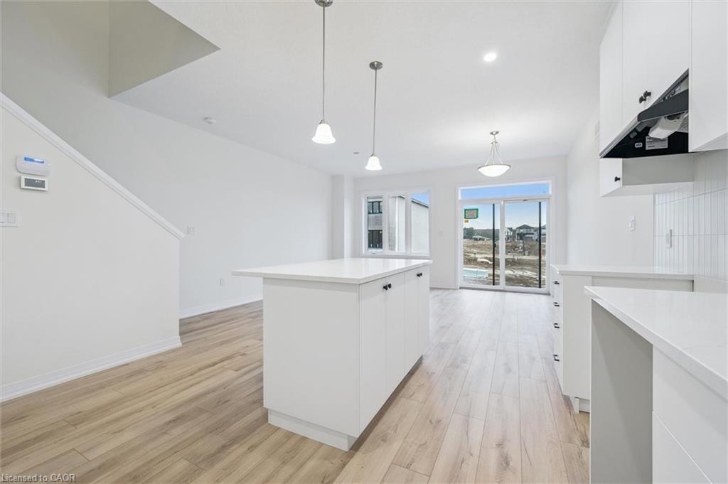 105 Winter Wren Crescent, Kitchener, ON - Indoor Photo Showing Kitchen