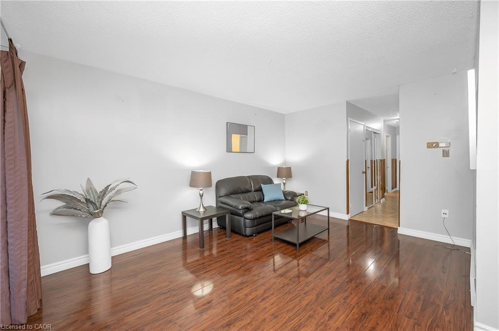 124-100 Quigley Road, Hamilton, ON - Indoor Photo Showing Other Room