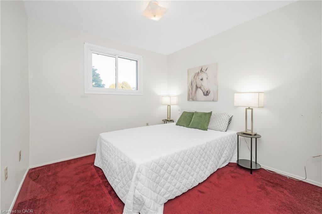 124-100 Quigley Road, Hamilton, ON - Indoor Photo Showing Bedroom