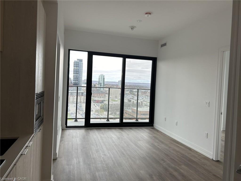 1509-1 Jarvis Street, Hamilton, ON - Indoor Photo Showing Other Room