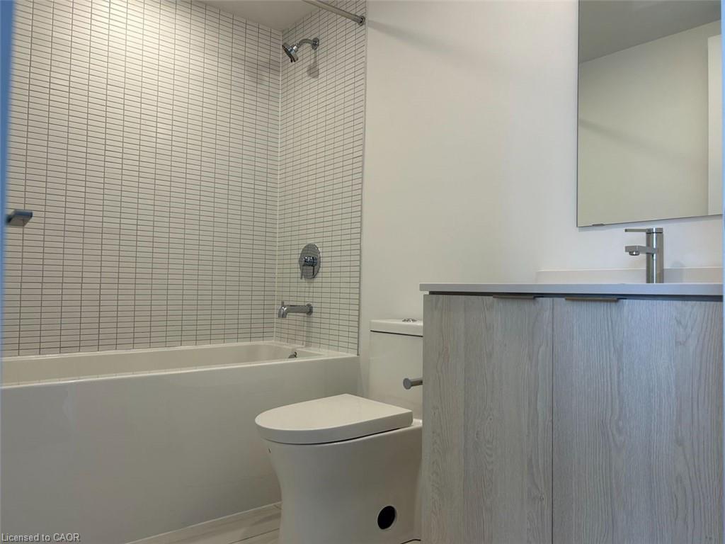 1509-1 Jarvis Street, Hamilton, ON - Indoor Photo Showing Bathroom