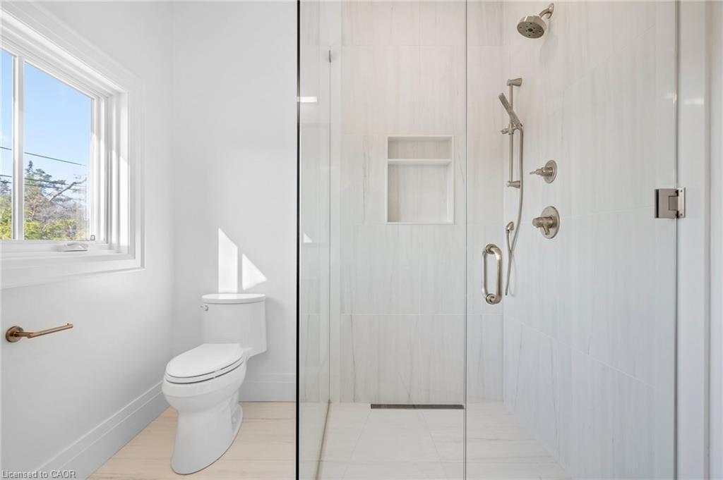 1322 Minaki Road, Mississauga, ON - Indoor Photo Showing Bathroom