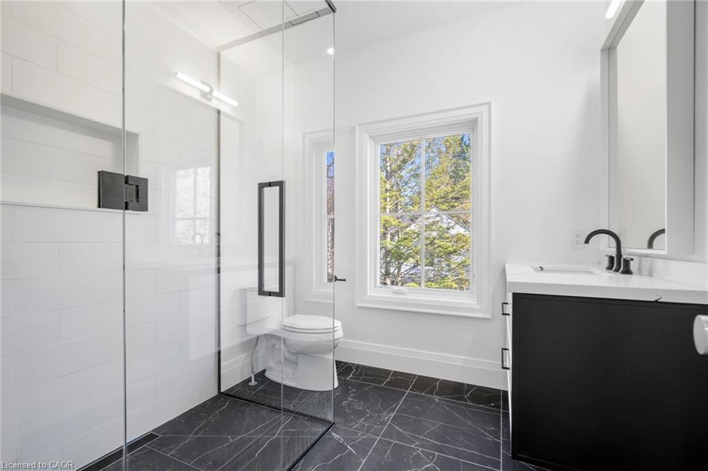 1322 Minaki Road, Mississauga, ON - Indoor Photo Showing Bathroom