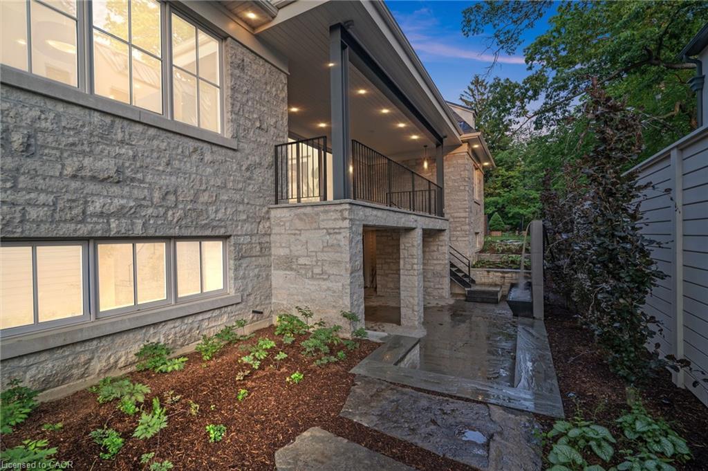 1322 Minaki Road, Mississauga, ON - Outdoor