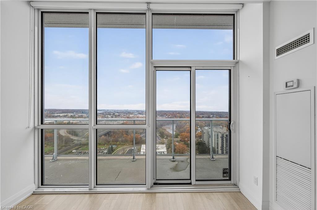 Ph03-65 Speers Road, Oakville, ON - Indoor Photo Showing Other Room