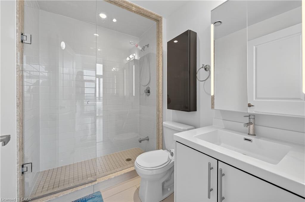 Ph03-65 Speers Road, Oakville, ON - Indoor Photo Showing Bathroom