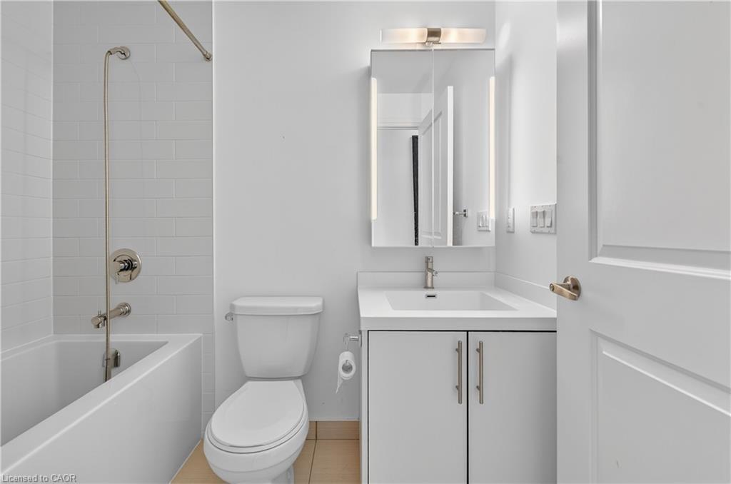 Ph03-65 Speers Road, Oakville, ON - Indoor Photo Showing Bathroom