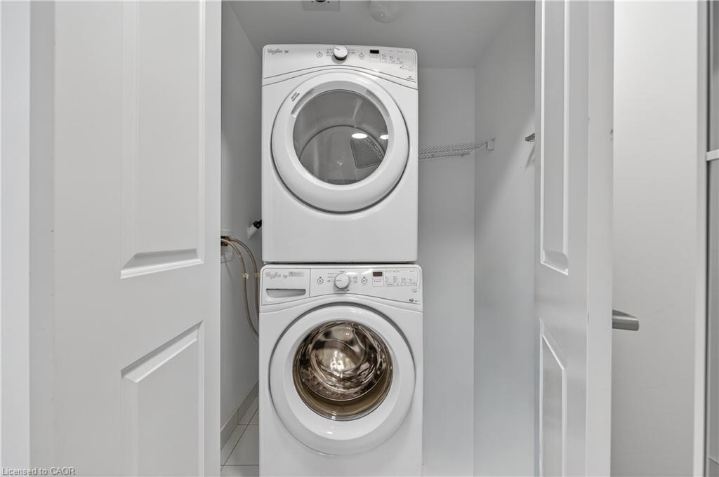 Ph03-65 Speers Road, Oakville, ON - Indoor Photo Showing Laundry Room