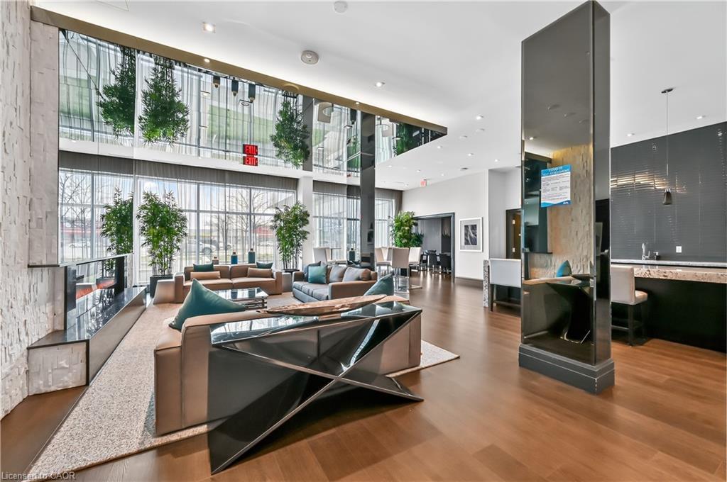 Ph03-65 Speers Road, Oakville, ON - Indoor Photo Showing Other Room