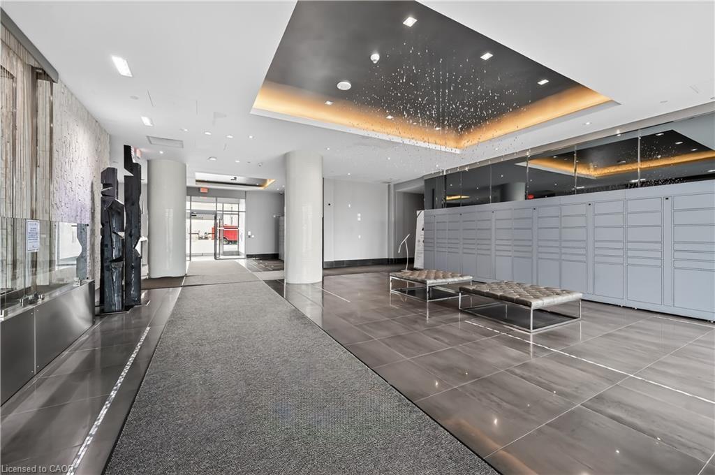 Ph03-65 Speers Road, Oakville, ON - Indoor Photo Showing Other Room