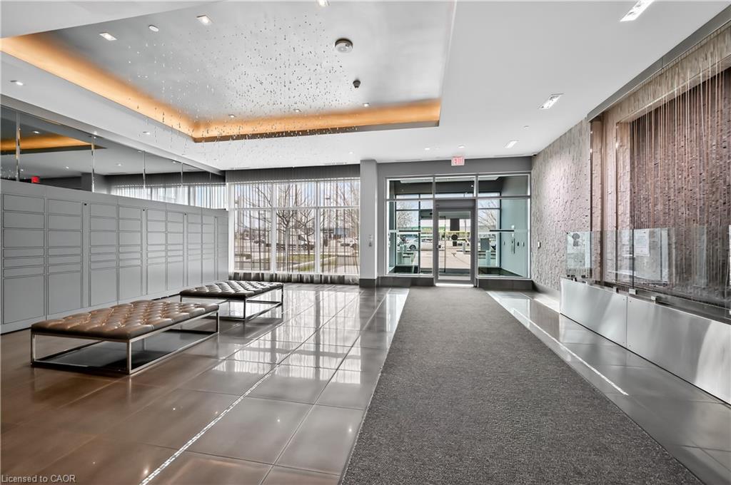 Ph03-65 Speers Road, Oakville, ON - Indoor Photo Showing Other Room