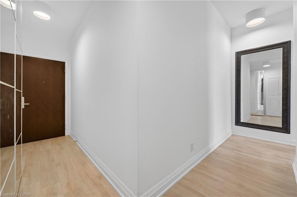 Ph03-65 Speers Road, Oakville, ON - Indoor Photo Showing Other Room