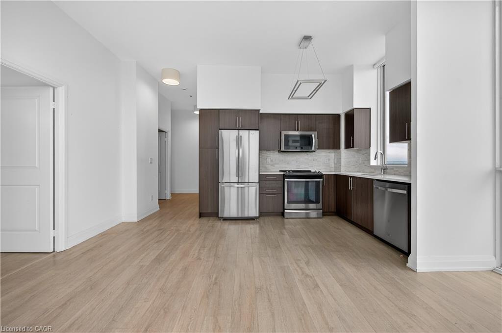 Ph03-65 Speers Road, Oakville, ON - Indoor Photo Showing Kitchen