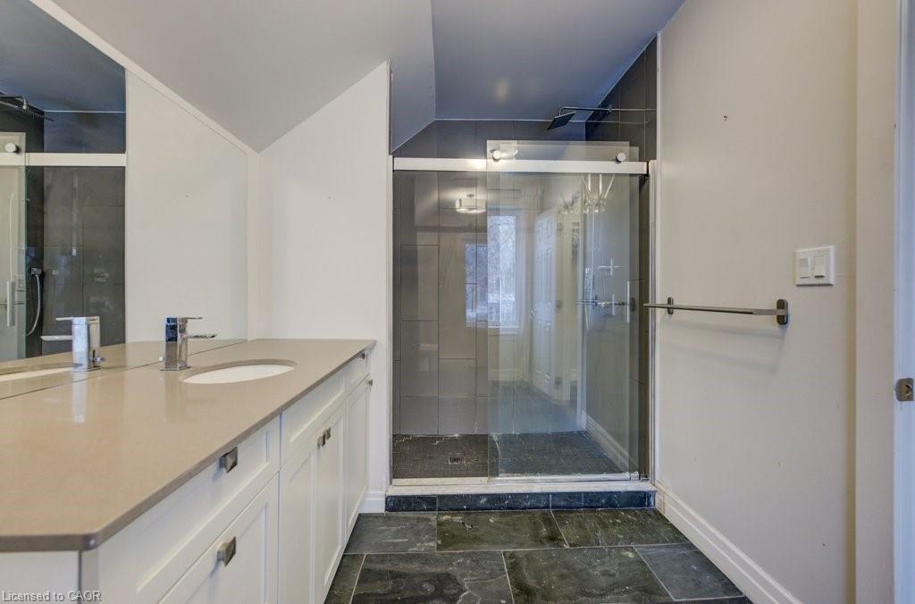 52 Chapel Street, Kitchener, ON - Indoor Photo Showing Bathroom