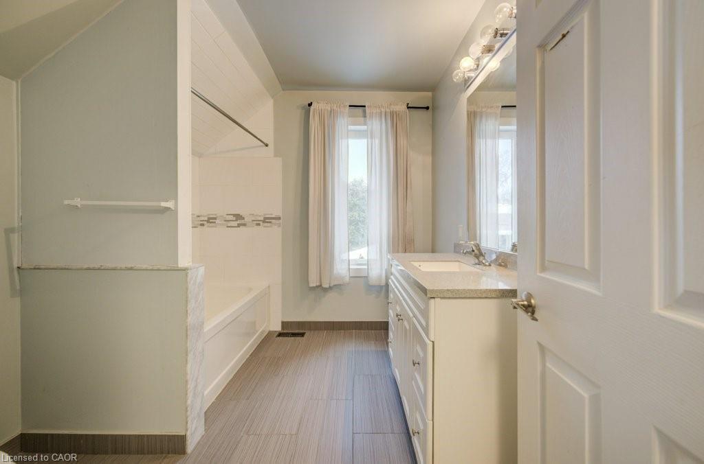 52 Chapel Street, Kitchener, ON - Indoor Photo Showing Other Room