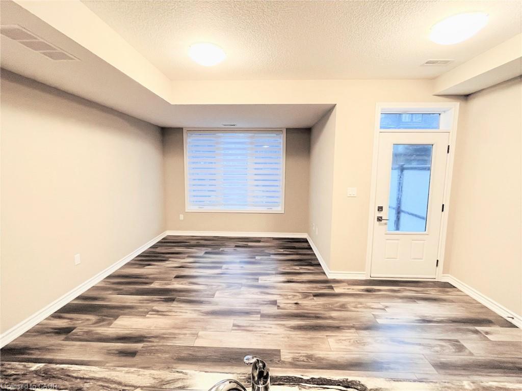 91-445 Ontario Street, Milton, ON - Indoor Photo Showing Other Room