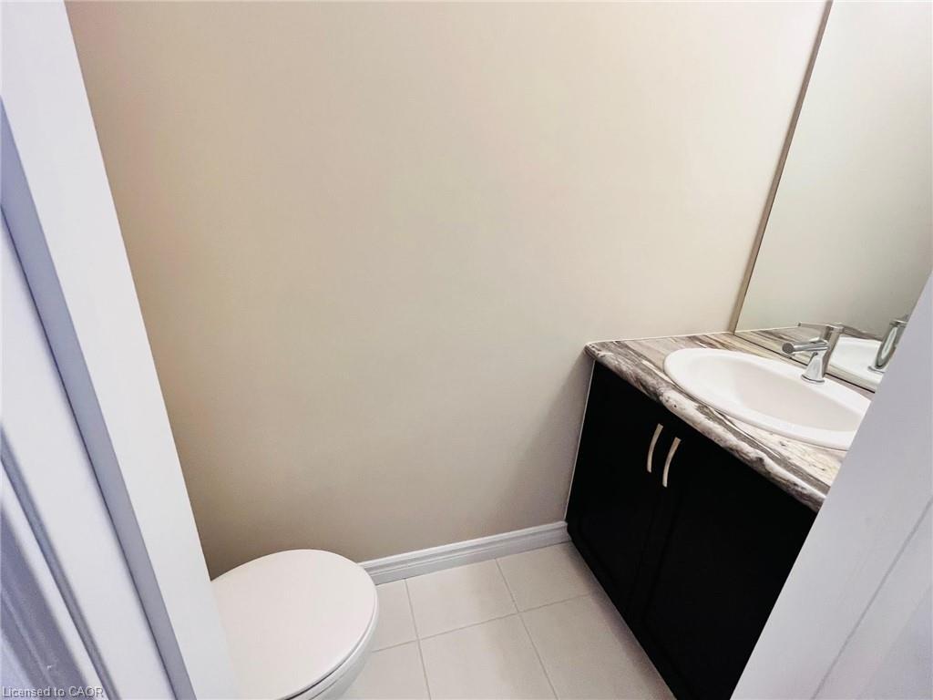 91-445 Ontario Street, Milton, ON - Indoor Photo Showing Bathroom