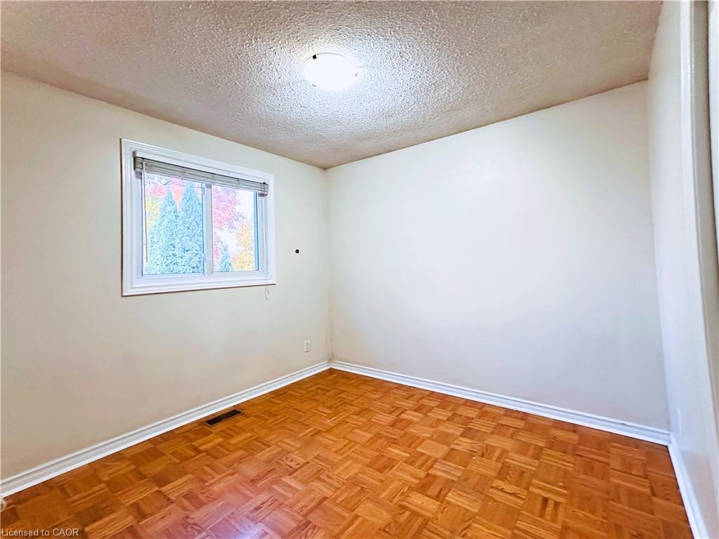 Main-60 Sandsprings Crescent, Kitchener, ON - Indoor Photo Showing Other Room