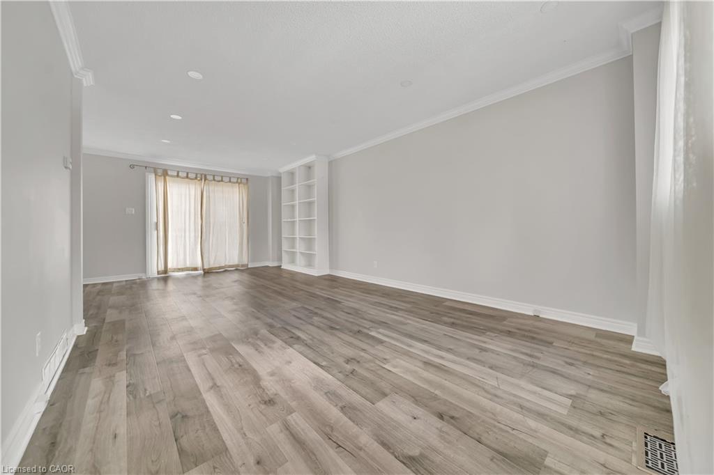 4-417 Keats Way, Waterloo, ON - Indoor Photo Showing Other Room