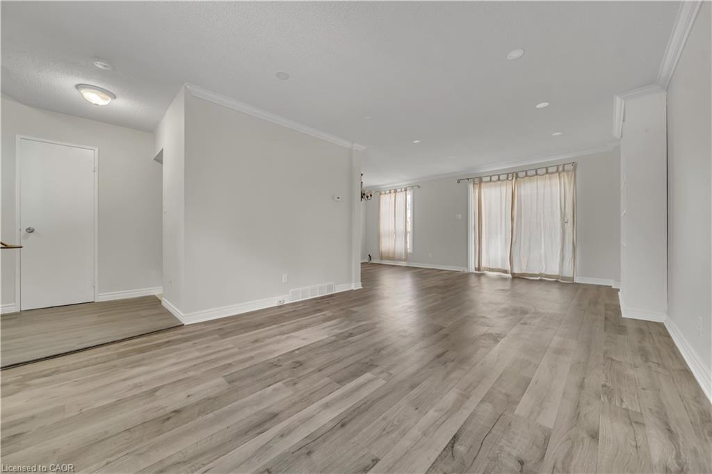 4-417 Keats Way, Waterloo, ON - Indoor