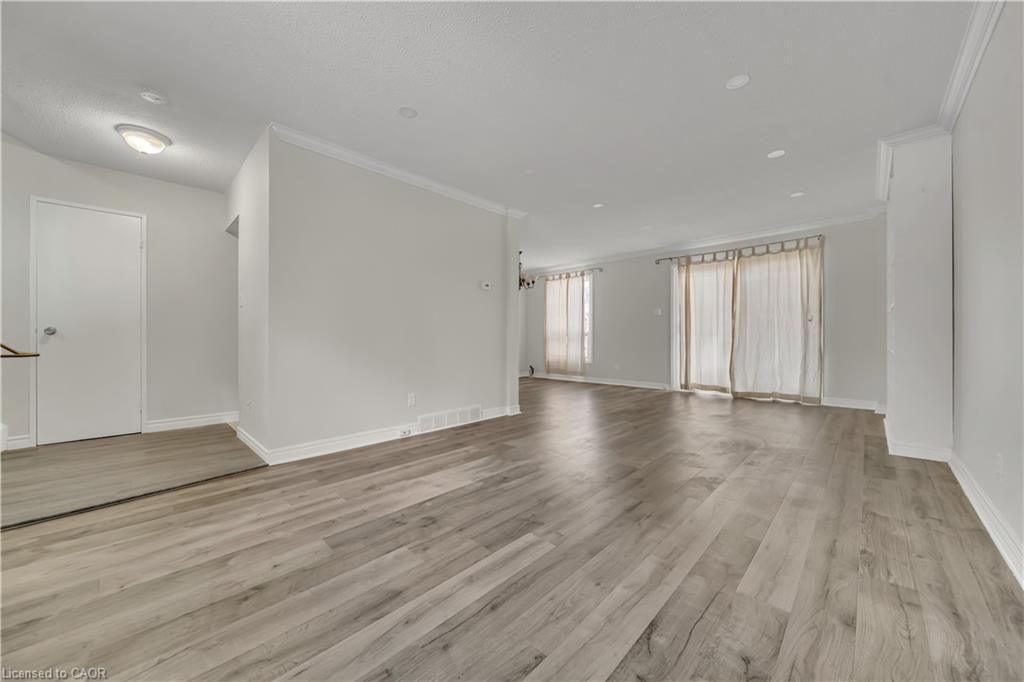 4-417 Keats Way, Waterloo, ON - Indoor