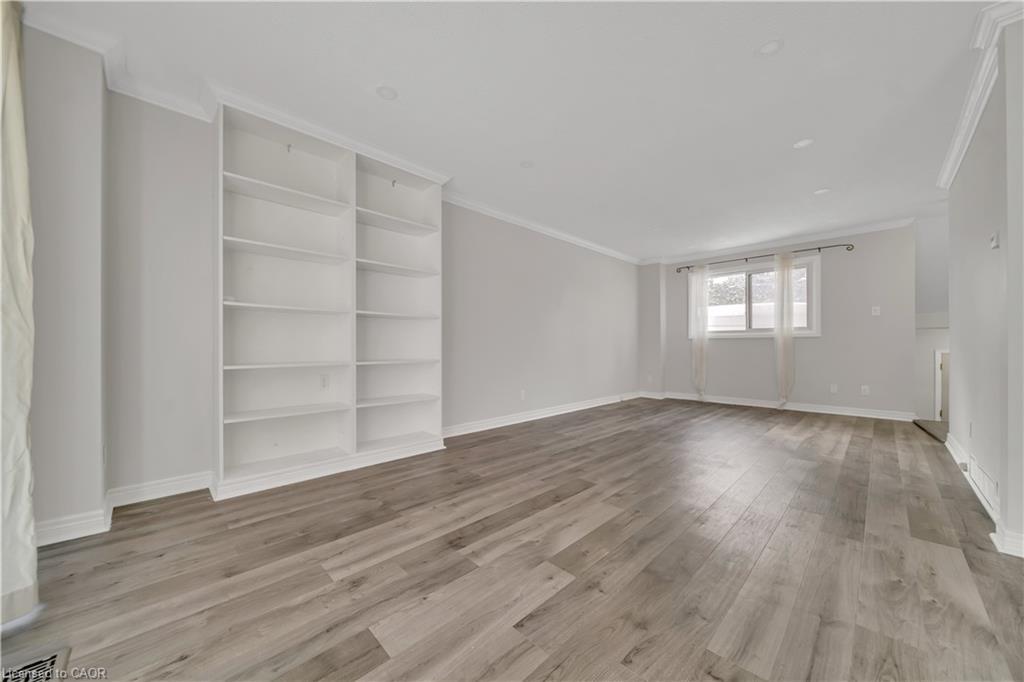 4-417 Keats Way, Waterloo, ON - Indoor Photo Showing Other Room