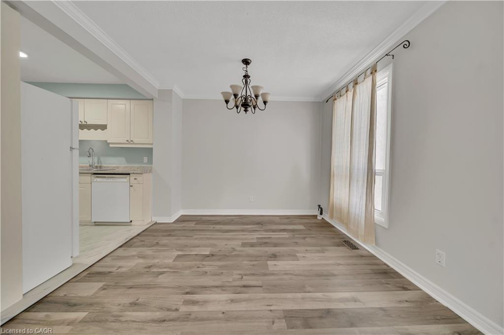 4-417 Keats Way, Waterloo, ON - Indoor