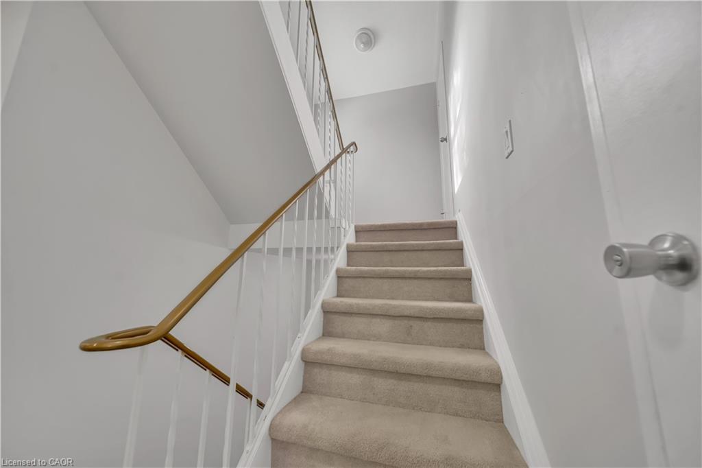 4-417 Keats Way, Waterloo, ON - Indoor Photo Showing Other Room