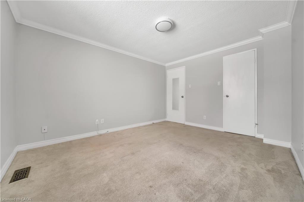 4-417 Keats Way, Waterloo, ON - Indoor Photo Showing Other Room