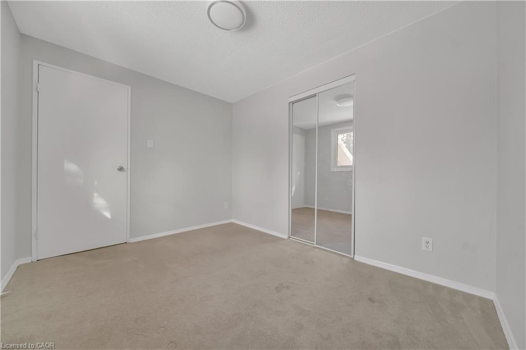 4-417 Keats Way, Waterloo, ON - Indoor Photo Showing Other Room