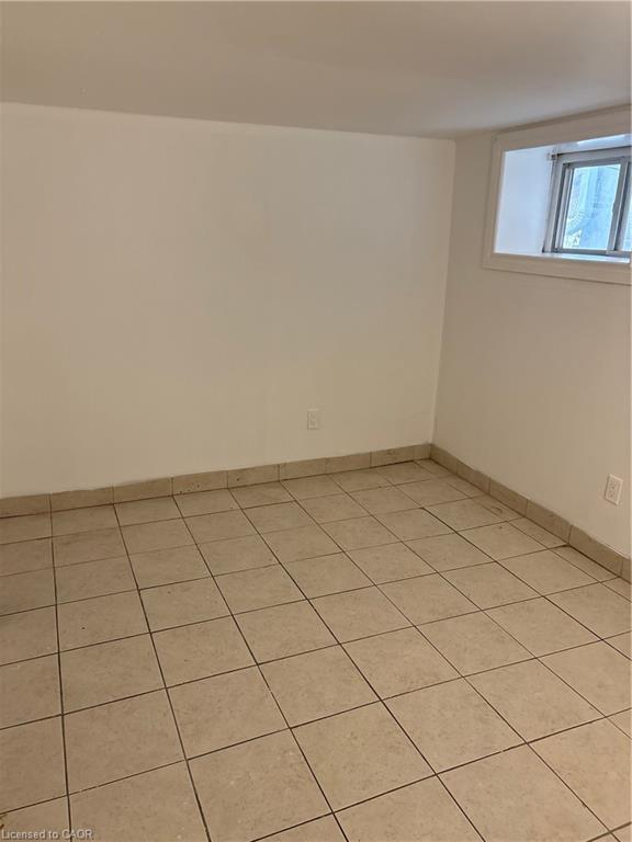 1280 Main Street E, Hamilton, ON - Indoor Photo Showing Other Room