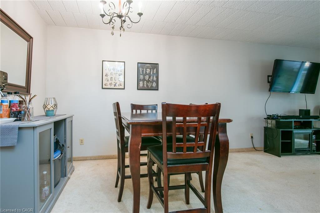 104-71 Vanier Drive, Kitchener, ON - Indoor Photo Showing Dining Room